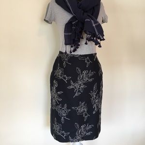 Ann Taylor Skirts - Ann Taylor Embroidered Pencil skirt Ann Taylor Skirts - Ann Taylor Embroidered Pencil skirt